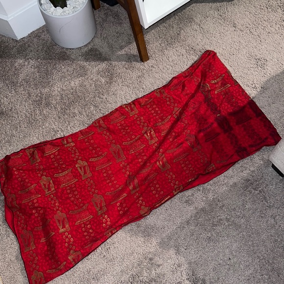 Head wraps/scarfs (sold separately) - Picture 1 of 5